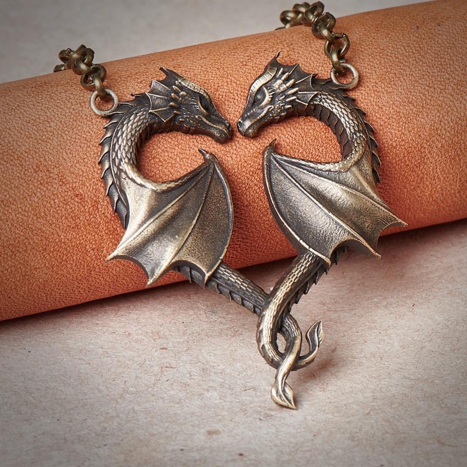 Collana con Ciondolo Cuore di Drago Medievale con Catena in Lega per Regalo Romantico