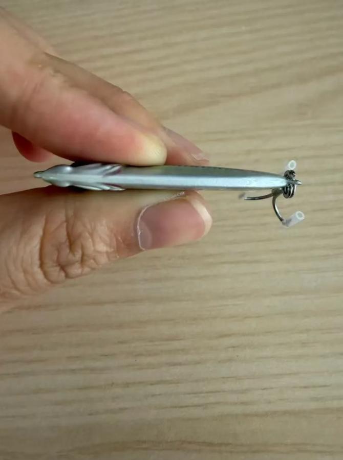 Metal Fishing Lure Blue Blade 10g Color #1 Long Cast for Predatory Fish
