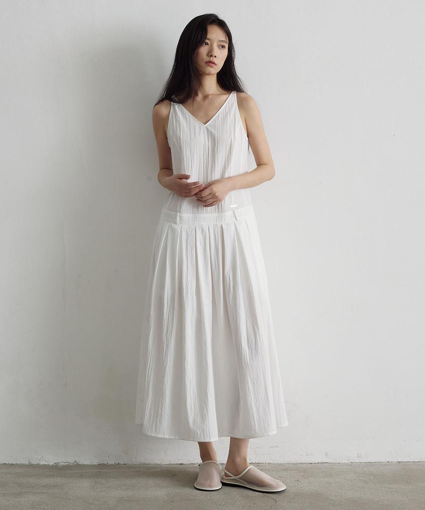 Artid Low Waist Pleated Dress_White