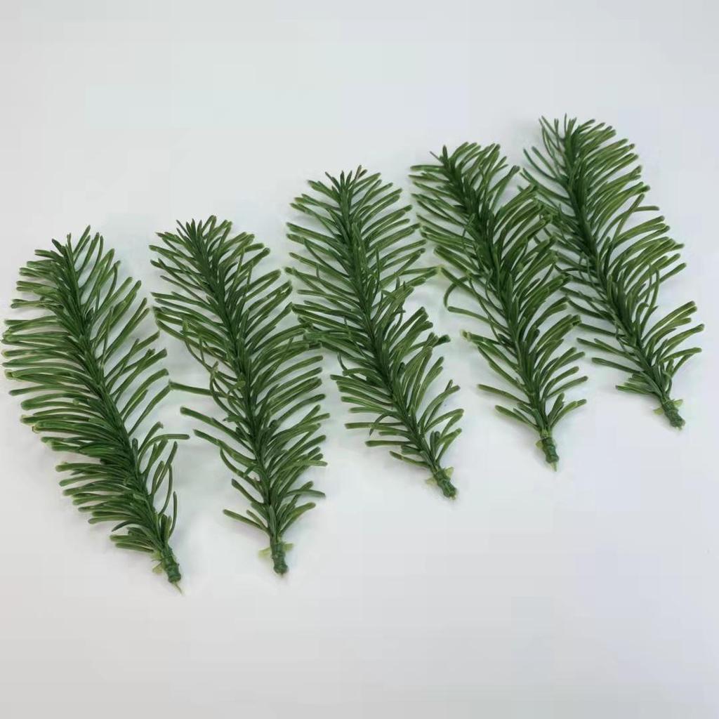 Natural Dried Pine Cones for Christmas Tree Decoration, Photography Props, Floral Wreaths, and Bouquets.