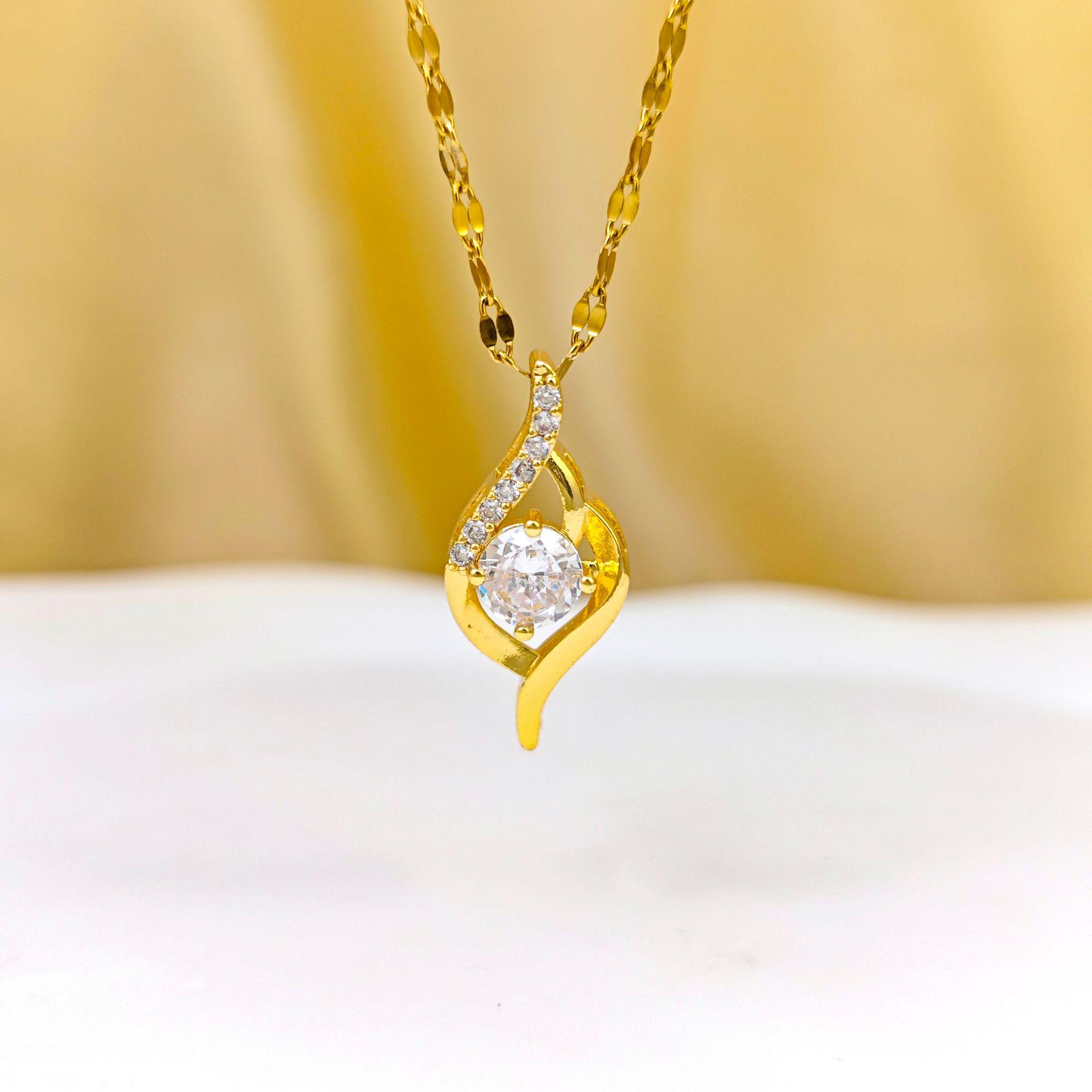 Elegant Titanium Steel Clavicle Necklace for Women – Luxurious, Versatile Summer Fashion