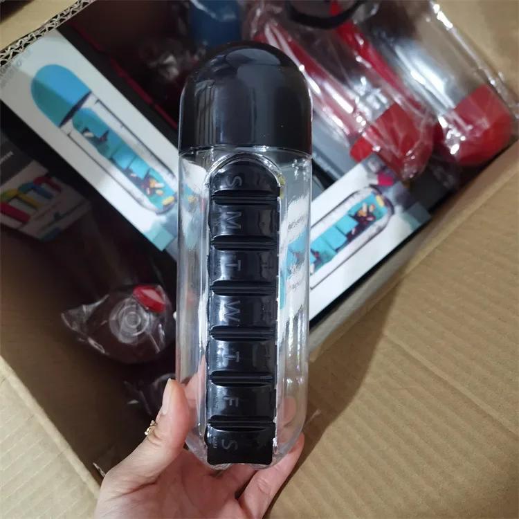 Multifunkční Vysoce Kvalitní 600ML Polykarbonátová Láhev na Vodu s Dávkovačem na Léky, Organizér na Léky, Nádoba na Pití, Bez BPA