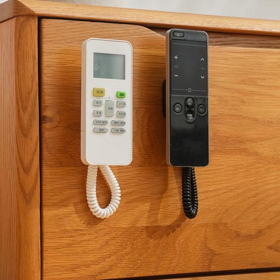 Magnetický držák na dálkové ovládání s pružnou šňůrou Snadná instalace Nástěnný Organizér na dálkové ovládání proti ztrátě