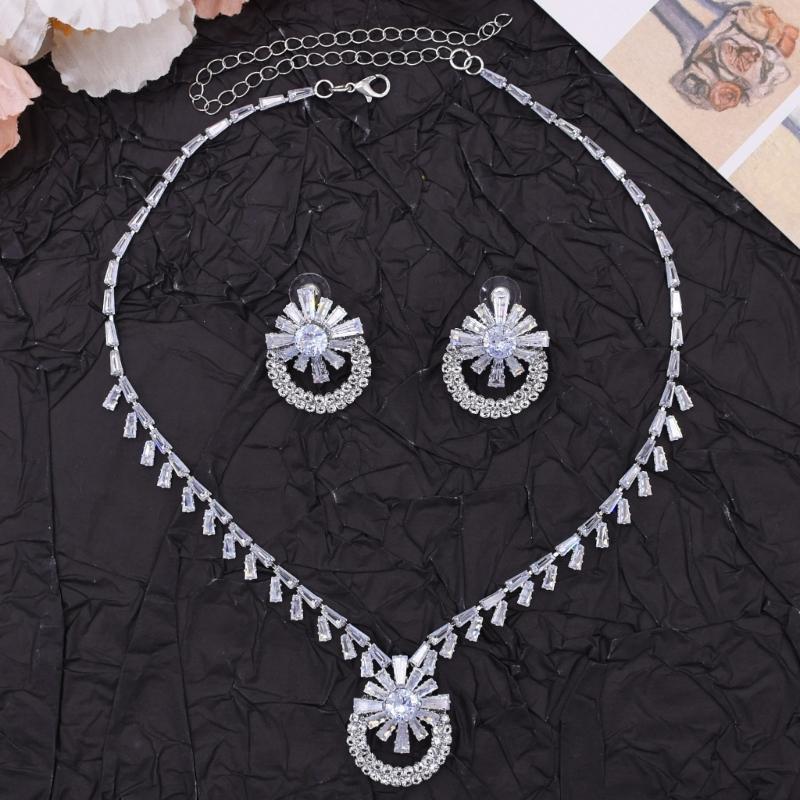 Elegant Dazzling Rhinestones Stud Earrings And Pendant Necklace Set Lightweight Alloy Jewelry For Party Or Daily Wear