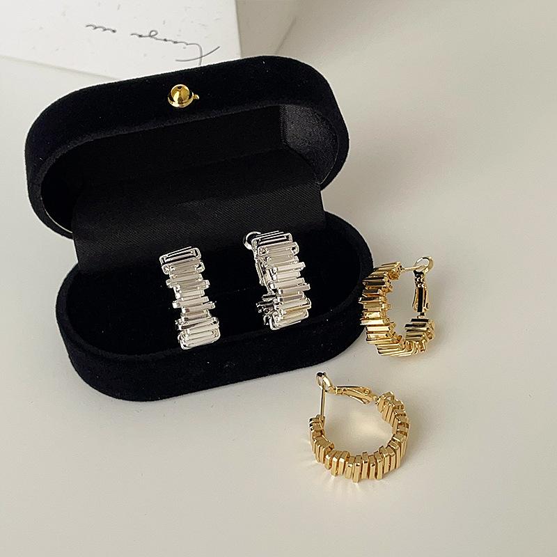 Niche Irregular Metal Line Stud Earrings Women'S Unique Personality Fashion Exquisite Temperament Versatile Earrings Earrings