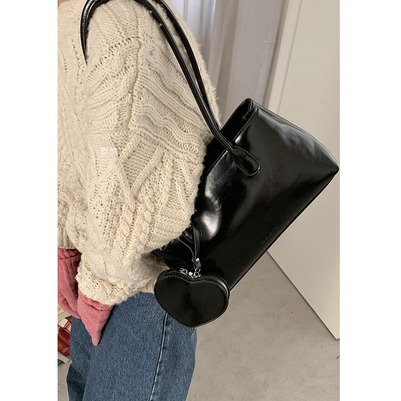 Niche Texture Hand-held Red Bag Women's 2025 New Fashion Commuter Underarm Bag Large-capacity Shoulder Tote Bag