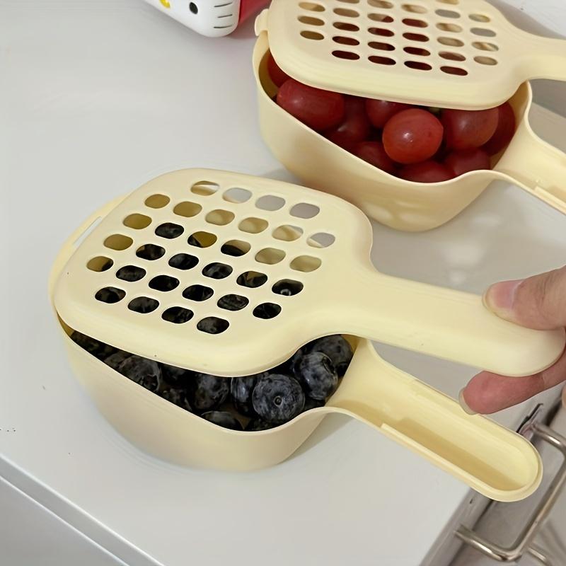 

Plastic Mini Fruit Drain Basket with Handle, Easy-Clean Kitchen Strainer for Cherries & Blueberries жёлтый