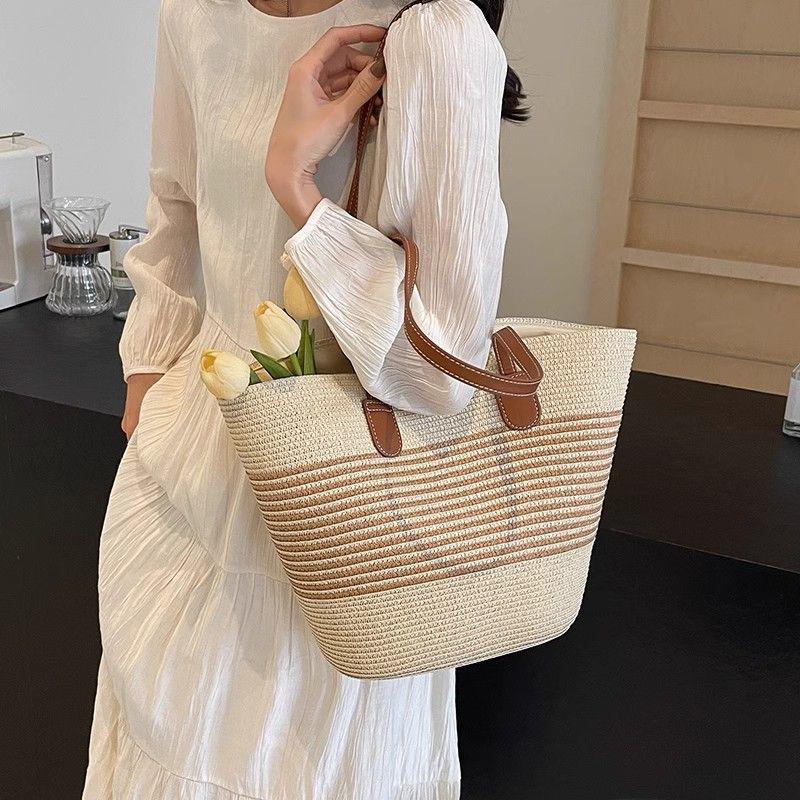 Summer 2026 Striped Straw Shoulder Bag - Large Capacity, Versatile, Fashionable Beach Tote for Women