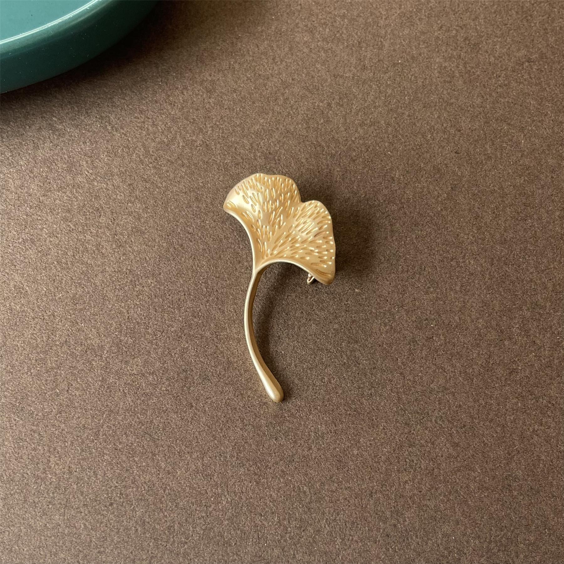 

Брошь-булавка в стиле барокко, матовая, золотого цвета, с листьями, для женщин, леди, элегантная, изысканная, винтажная, серия «Растения», для костюма, офисная, лацканная