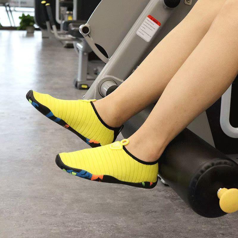 Summer Hot Sale Aqua Shoes for Men Women Quick-dry Non-slip Beach Sneakers Size 46 Multi-functional Gym Shoes Men Swimming Shoes
