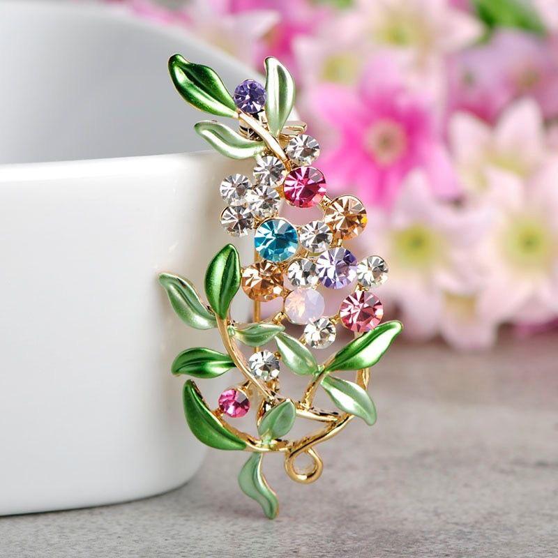 Elegant European & American Floral Brooch: Romantic Mori Style Lapel Accessory for Women's Coats