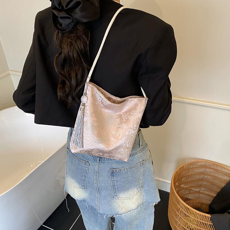 New Chinese Style Butterfly Embroidery Handbag Bag Women's New Trendy Fashion Niche Underarm Bag National Feng Shui Bucket Bag