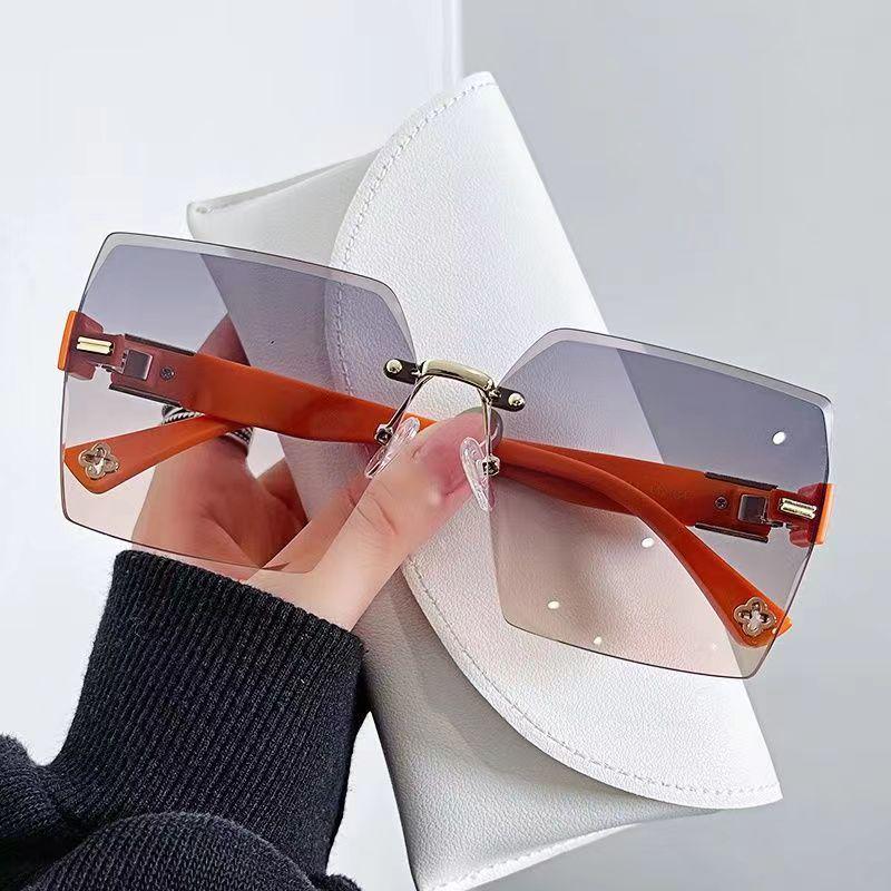 High-End Women's Sunglasses: UV Protection & Face-Slimming Design