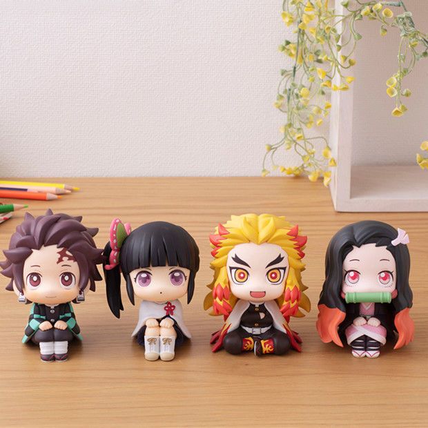 Anime Demon Slayer Kimetsu No Yaiba Q-Version Figur/Plüschtier von Tanjiro Nezuko und Zenitsu als Auto-Armaturenbrett-Ornament/Schreibtisch-Dekoration für Geschenke