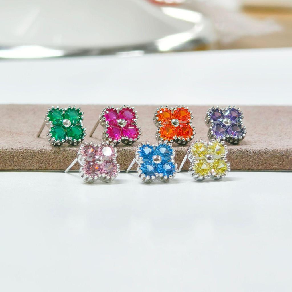 Kolczyki sztyfty Gusen Jewelry z cyrkoniami w kształcie czterolistnej koniczyny dla kobiet - Modny koreański styl lekkiego luksusu