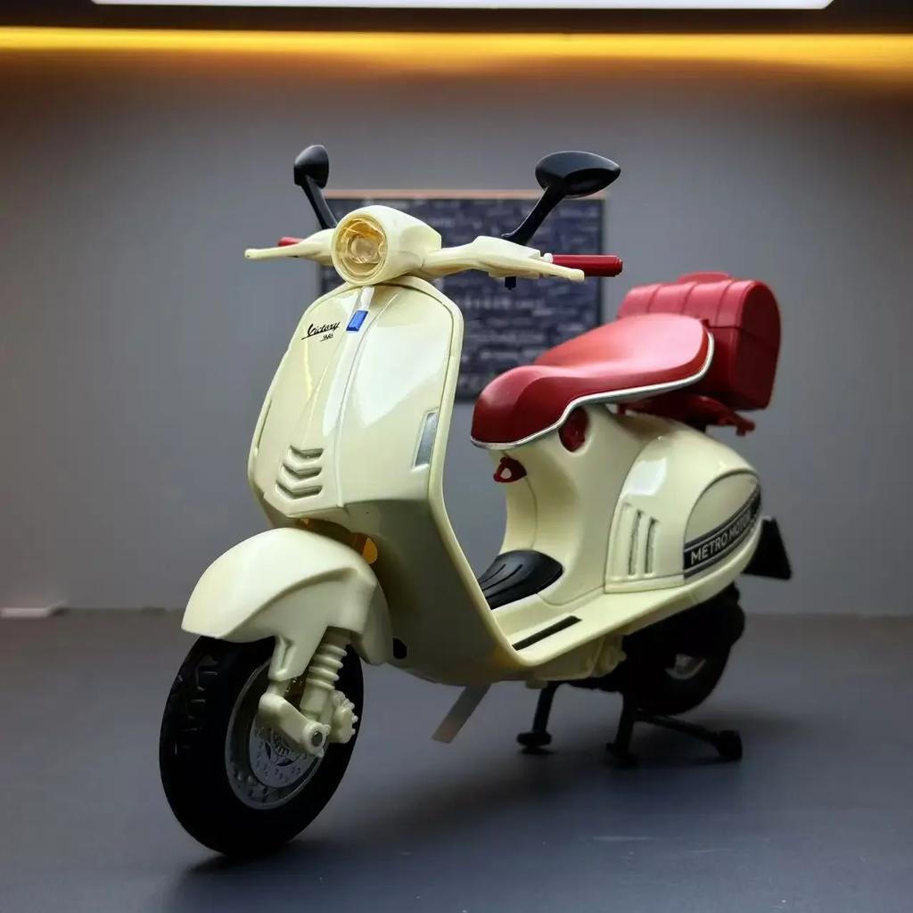1:12 Vespa 946 Alloy Classic Leisure Motorcycle Model Diecasts Metal Street Retro Motorcycle Model Sound and Light Kids Toy Gift