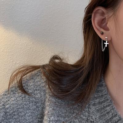 Nischen Vielseitige Atmosphärische Asymmetrische Ohrringe Damen Koreanische Version Personalisierte Dunkle Serie Retro Runde Perle Kreuzkette Ohrringe