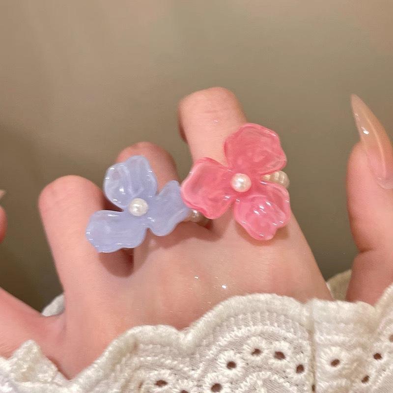 Süße Acrylharzperlen Unregelmäßige Blumenringe für Damen Elegante florale Fingerringe Party Ästhetischer Schmuck Zubehör Geschenke
