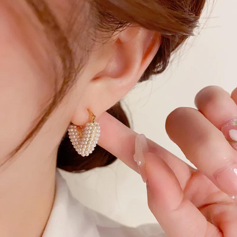 Light Luxury Unique New Design Love Imitation Zircon Heart Earrings For Women Fashion Elegant Metal Zircon Party Gifts