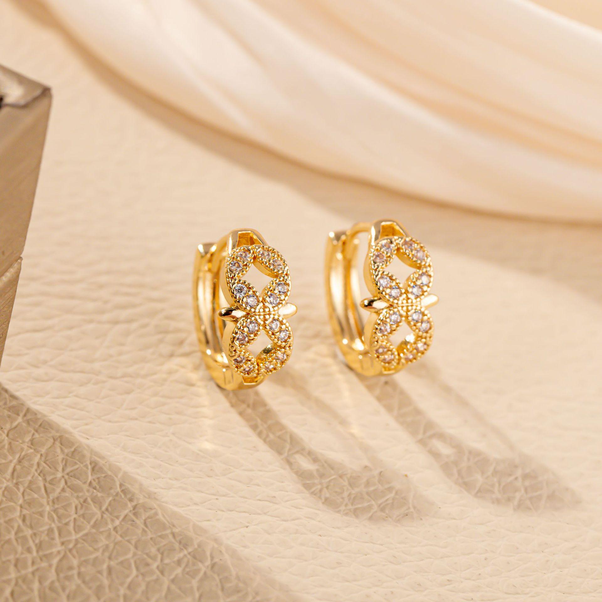 Crystal Diamond Bow Earrings: Exquisite 8-Shaped Geometric Studs in European-American Fashion