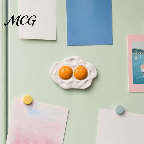 Refrigerator Decor Magnet Simulated Egg Magnet, Resin 3D Decorative Fridge Cartoon Memo Notes Photo Holder for Home Kitchen Office