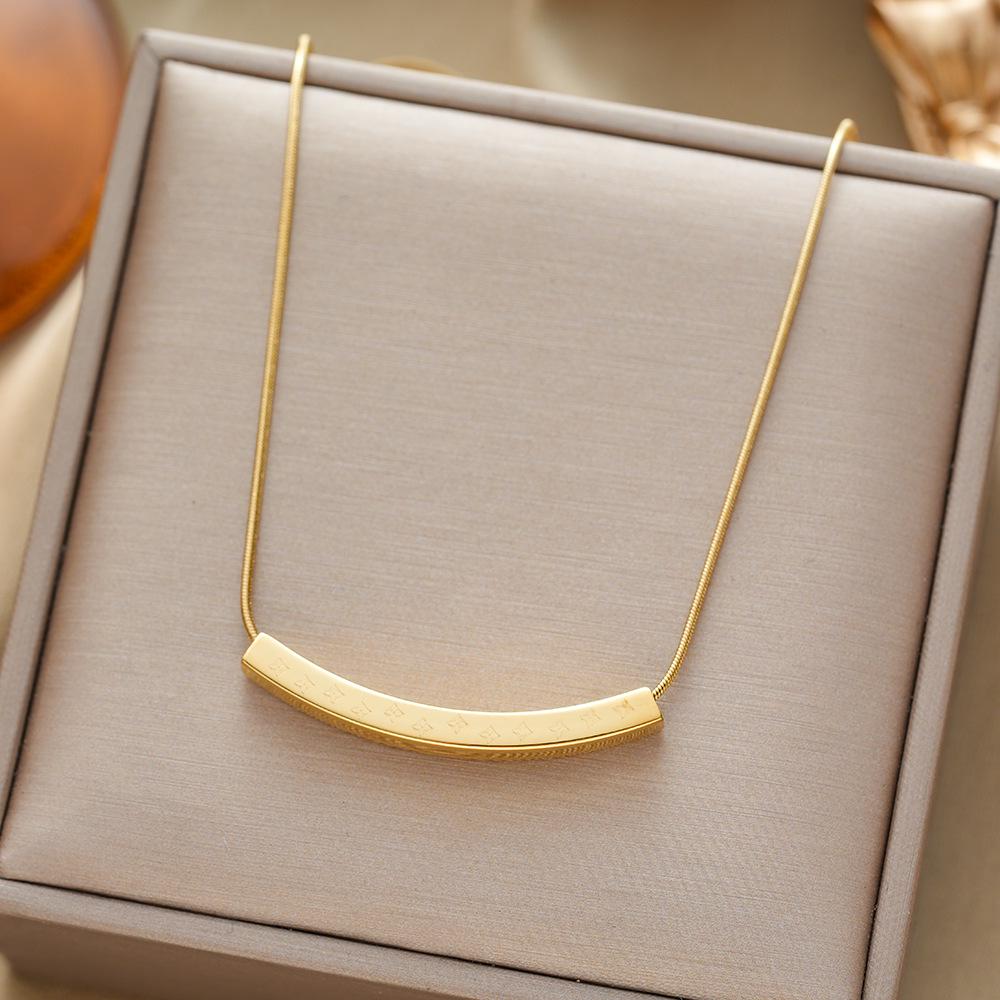 Exquisite 18K Gold-Plated Titanium Steel Necklace - Women's Clavicle Chain Jewelry, Fade-Resistant