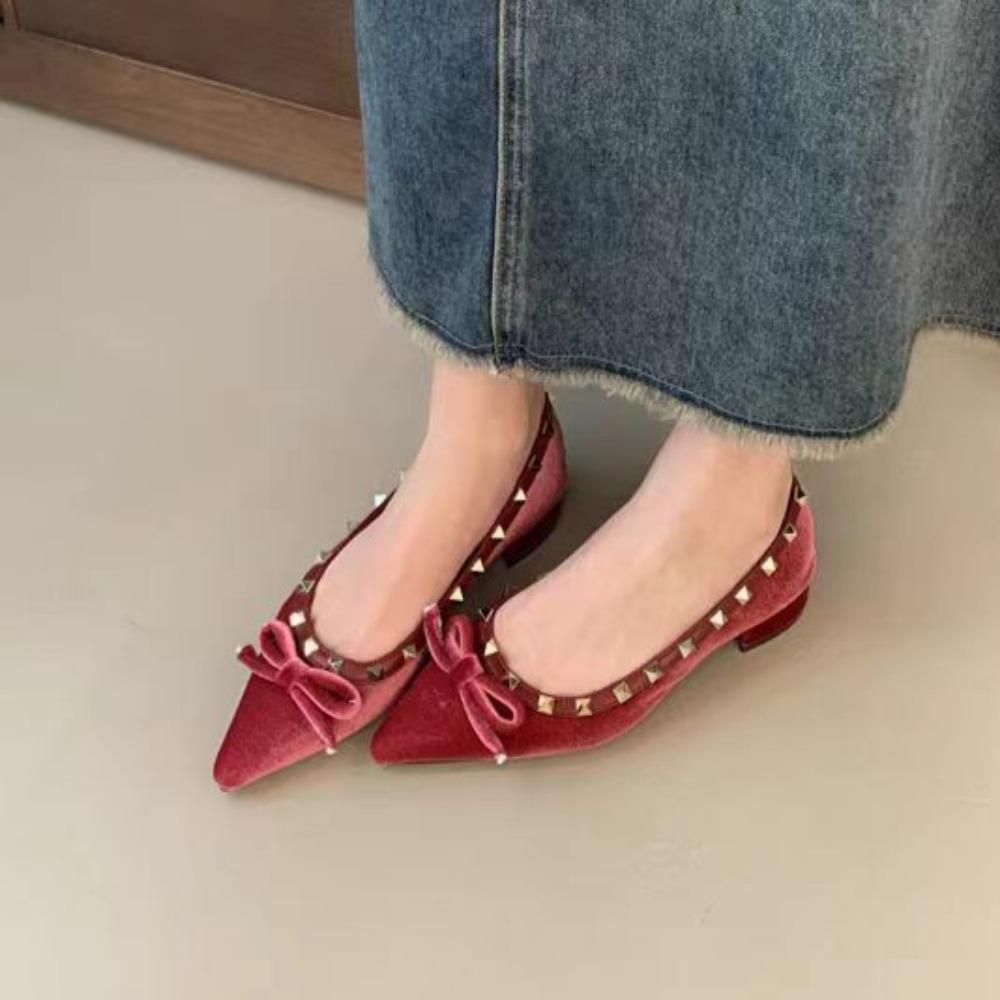 Fashion Women Flats Shoes Rivets Shallow Mouth 2024 New Bridal Designer Loafers Shoes for Women Elegant Fashion Flats Sneakers Women