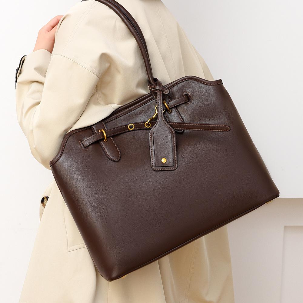 Single Shoulder Bag, Retro Fashion, Large Capacity Tote Bag, High-end Sense, Simple Women's Handbag, Versatile for Work and Commuting