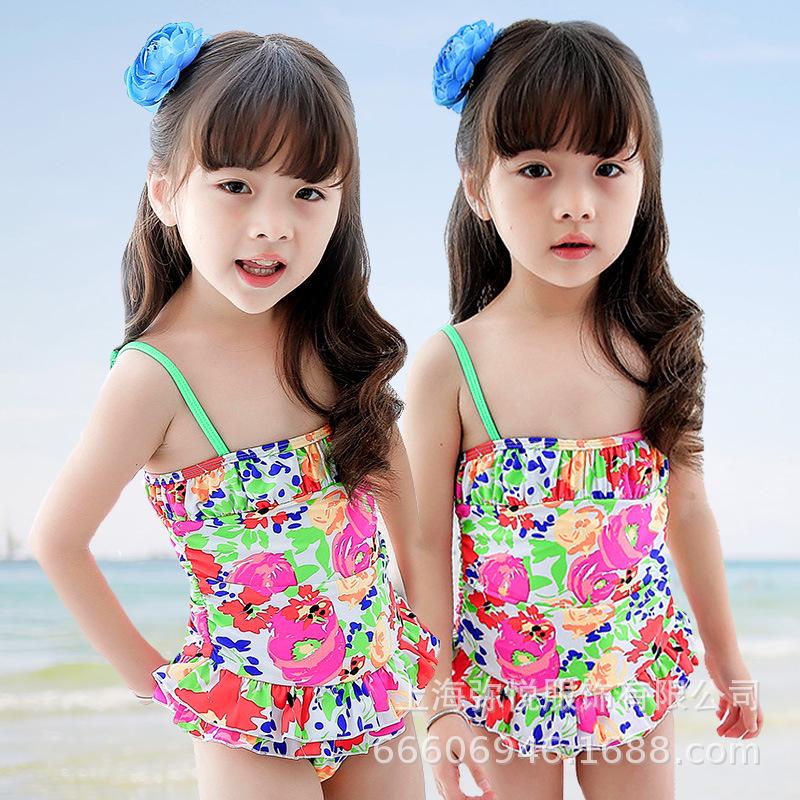 

Купальник детский с цветочным принтом и кисточками 110 cm (3-4 years)