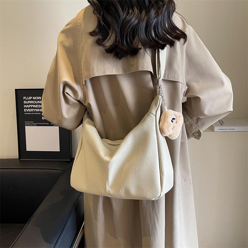 Large capacity bag women's 2025 new high-end Maillard commuter shoulder bag autumn and winter popular messenger tote bag