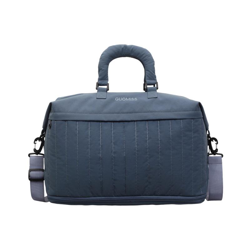 

Quilted Duffel Bag with Top Handle and Adjustable Strap Lightweight Travel Weekender Bag for Men and Women синій