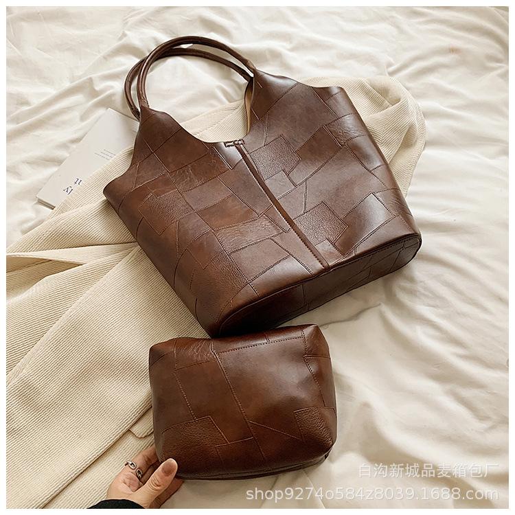 

High sense women commuter armpit tote bag 2025 new large capacity fashion versatile single shoulder crossbody bucket bag коричневий
