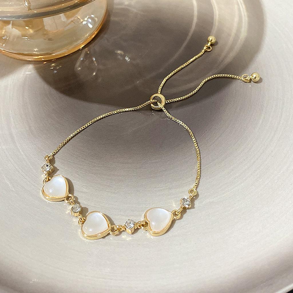 Fashionable Heart Stone Bracelet Metal Chain Bracelet Stylish Wrist Jewelry for Comfort and Durability in Daily Wear