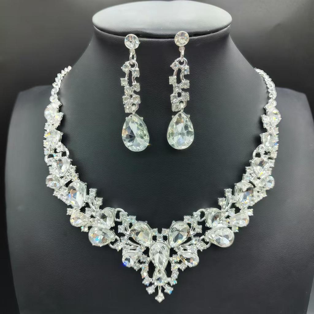 Europejski i Amerykański Zestaw Naszyjnika Ślubnego: Akcesoria do sukni ślubnych