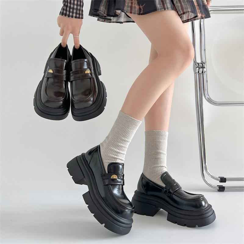 Black British style retro versatile platform small leather shoes autumn and winter with skirts and loafers