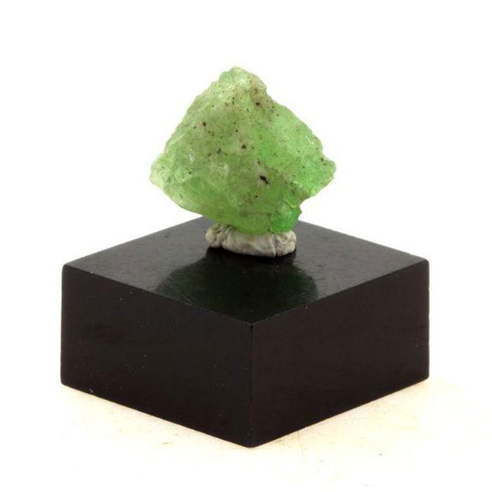 Pierres et Minéraux. Grenat Tsavorite. 9.5 ct. Manyara Region, Tanzanie.