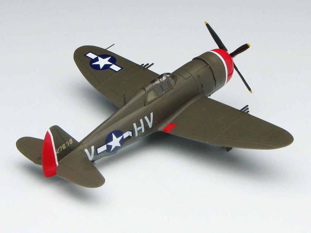 PLATZ 1/144 Maßstab Amerikanischer Jäger P-47D Thunderbolt/Razorback Satz aus zwei Plastikmodellen (PDR-11)