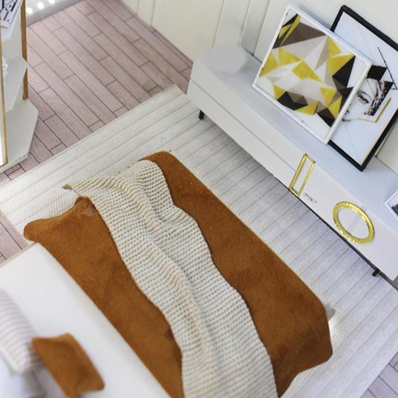 1/20 Dollhouses Bedroom Miniature Double Bed and Beddings Realistic Modern Interior Design Room Scene Display Accessory