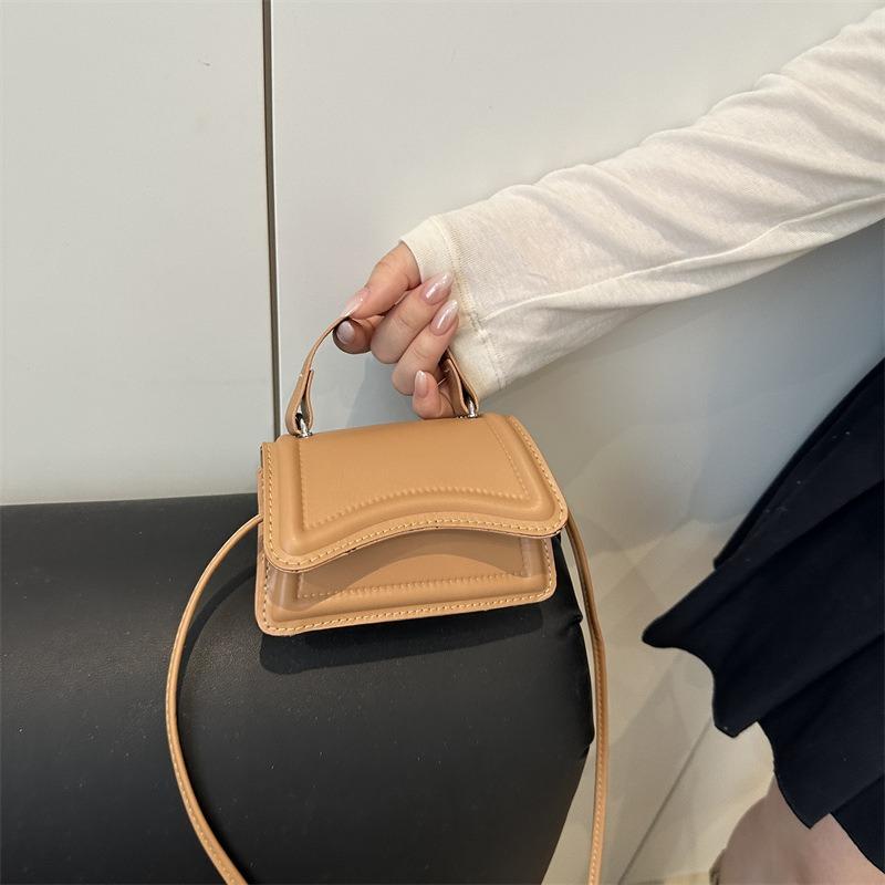 Indentation Autumn and Winter New Fashion Texture Solid Color Shoulder Crossbody Handheld Women's Small Square Bag Tide