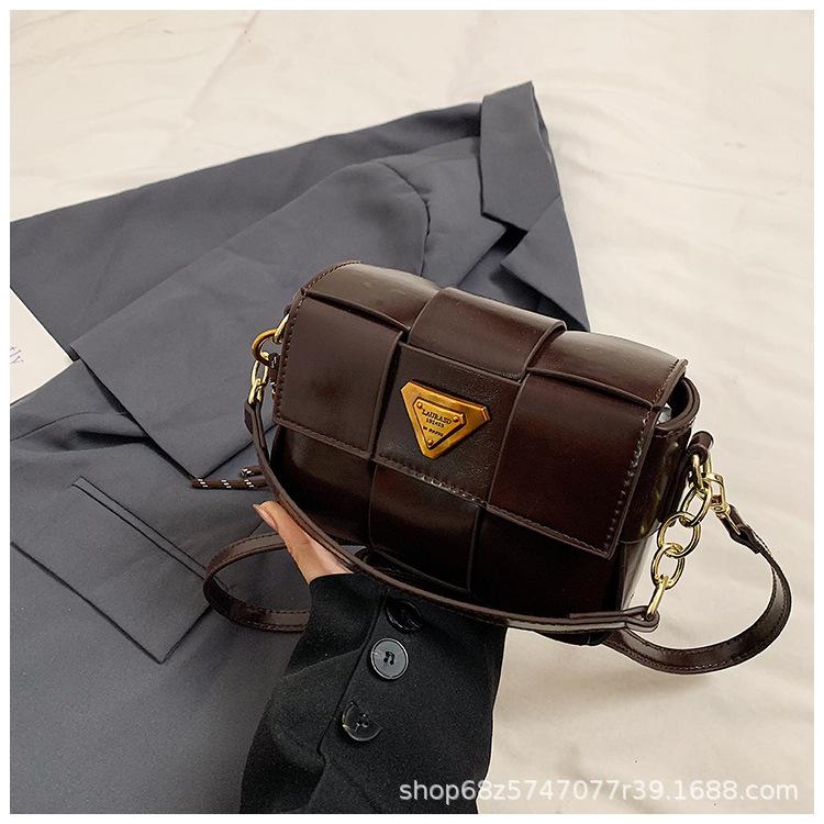 Fashion casual underarm bag women 2025 retro new trend woven small square bag Korean version niche design shoulder bag