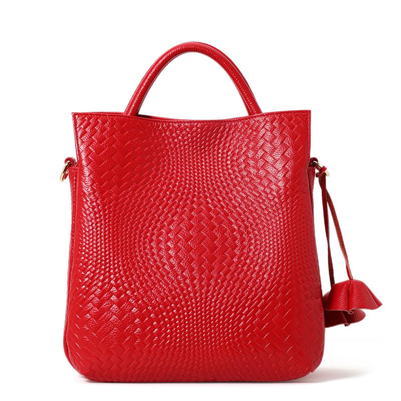 Aidrani Women s genuine leather handbag with luxurious woven patterns is a large capacity and fashionable cowhide bag