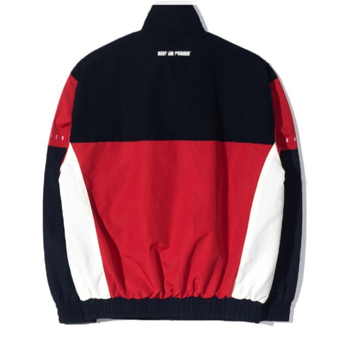 Japanese and Korean weak heroes have the same style, Wenxing Yi Jackson Yee star has the same QT8 color matching windproof and waterproof jacket