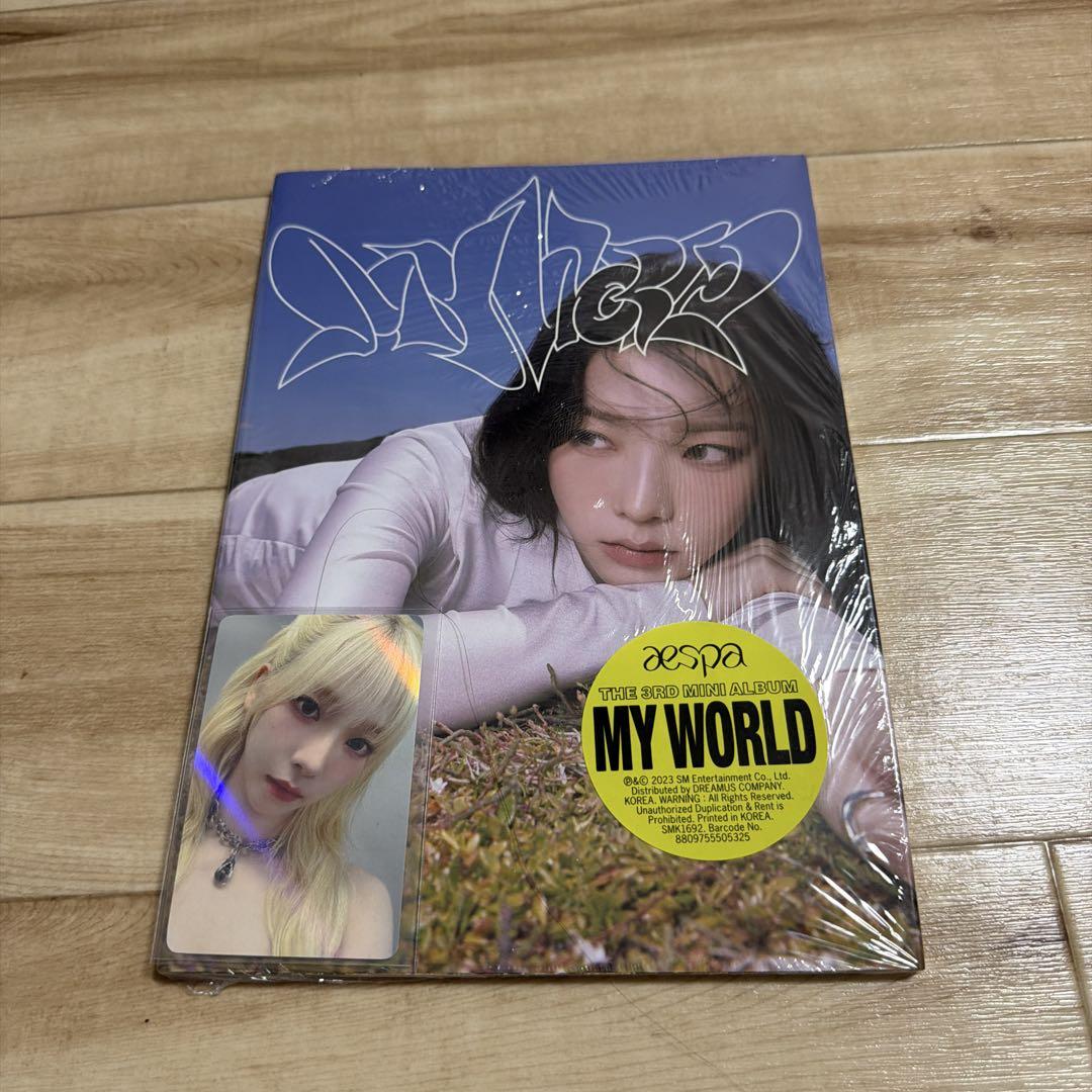 

[USED] aespa MY WORLD album with 1 trading card