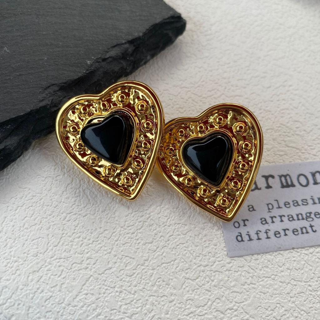 Mittelalterliche Ohrringe Damen Französisch Retro Hof Geometrie Schwarz Liebe Kupfer Vergoldet Temperament Vielseitig High-End Stecker