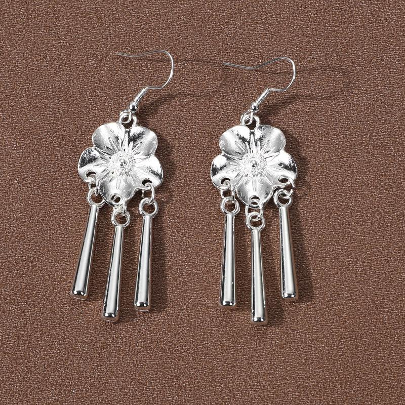 

Ethnic Miao Silver Imitation Leaf Tassel Earrings