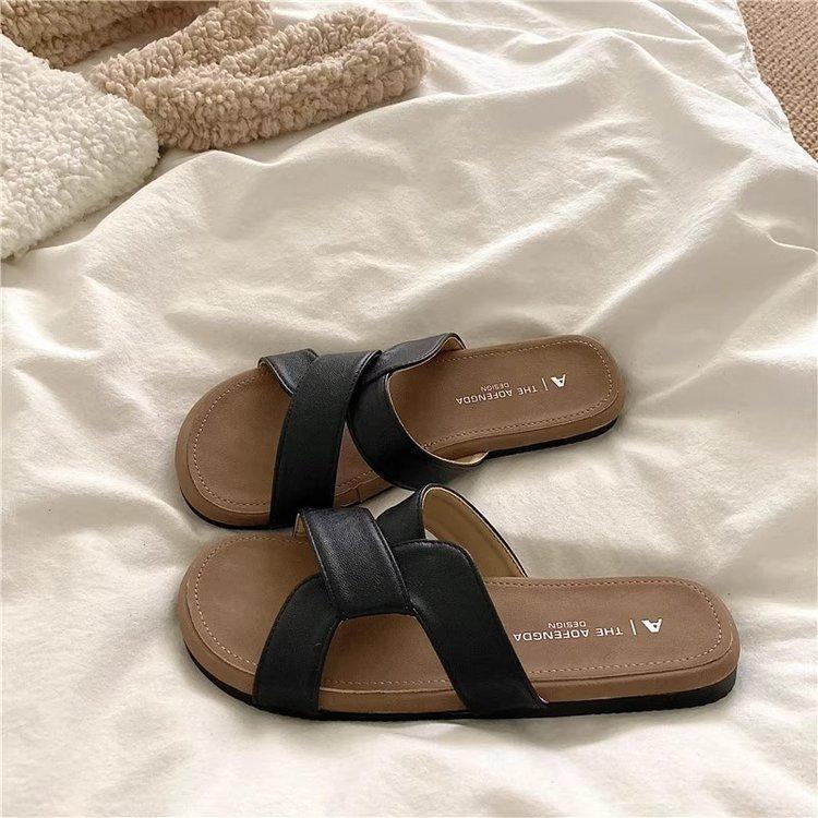 Soft waxy Q bomb~! Good texture niche kinked cross slippers women's soft soft outer wear summer ins beach cool slippers