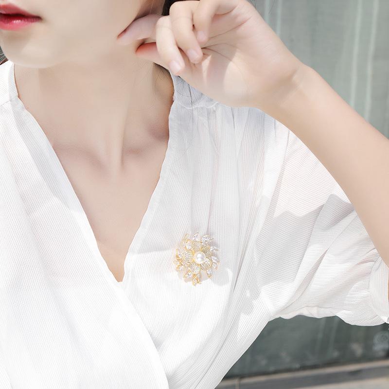 Bo Xin Yun Korean Zirconia Floral Brooch - Elegant Corsage Gift Pin