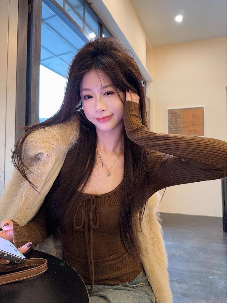 Women's Strappy U-Neck Long Sleeve Knit T-shirt - Slim Fit, Elastic Base Layer for Autumn/Winter 2025