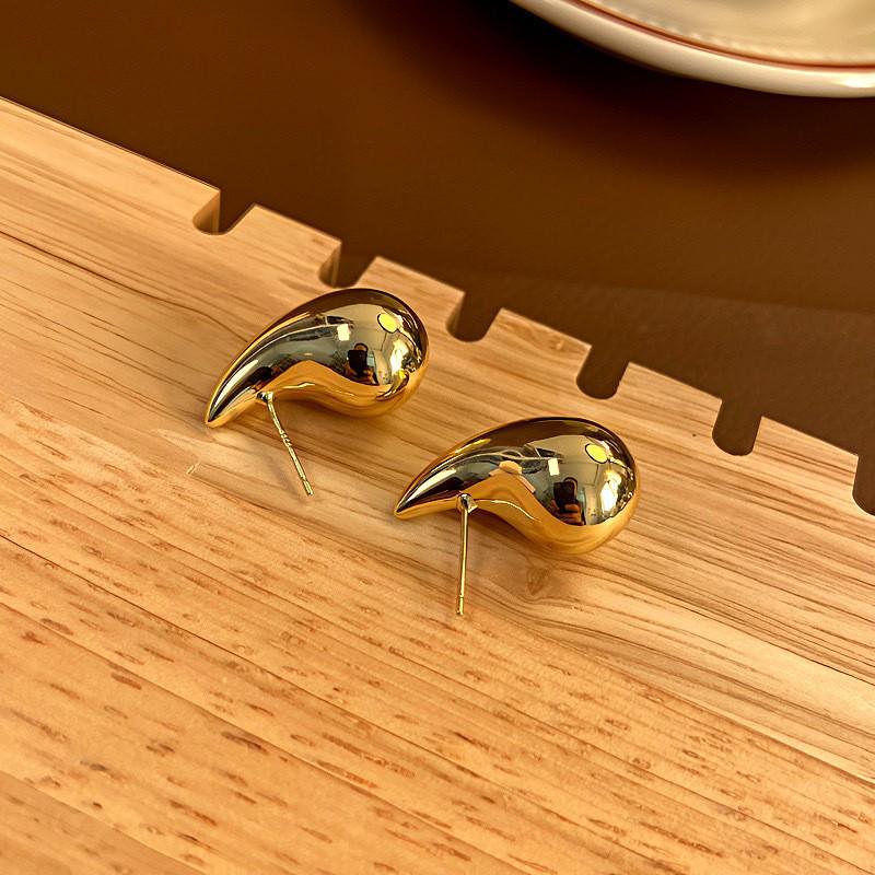 

Elegant Teardrop Zircon 925 Silver Stud Earrings - Chic & Sophisticated Style