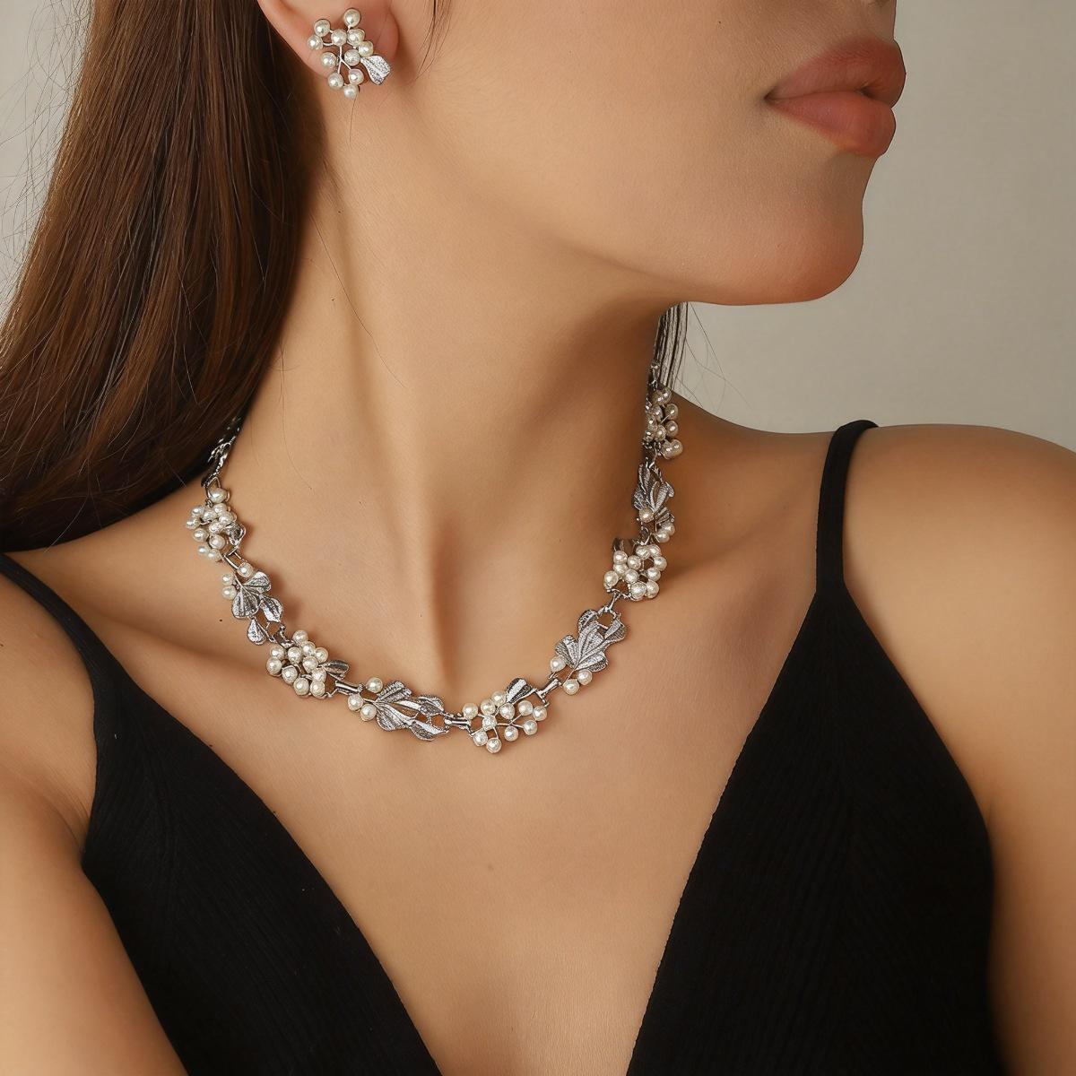 Elegant Pearl Flower Leaf Necklace & Earring Set: Chic Design for Daily & Date Wear